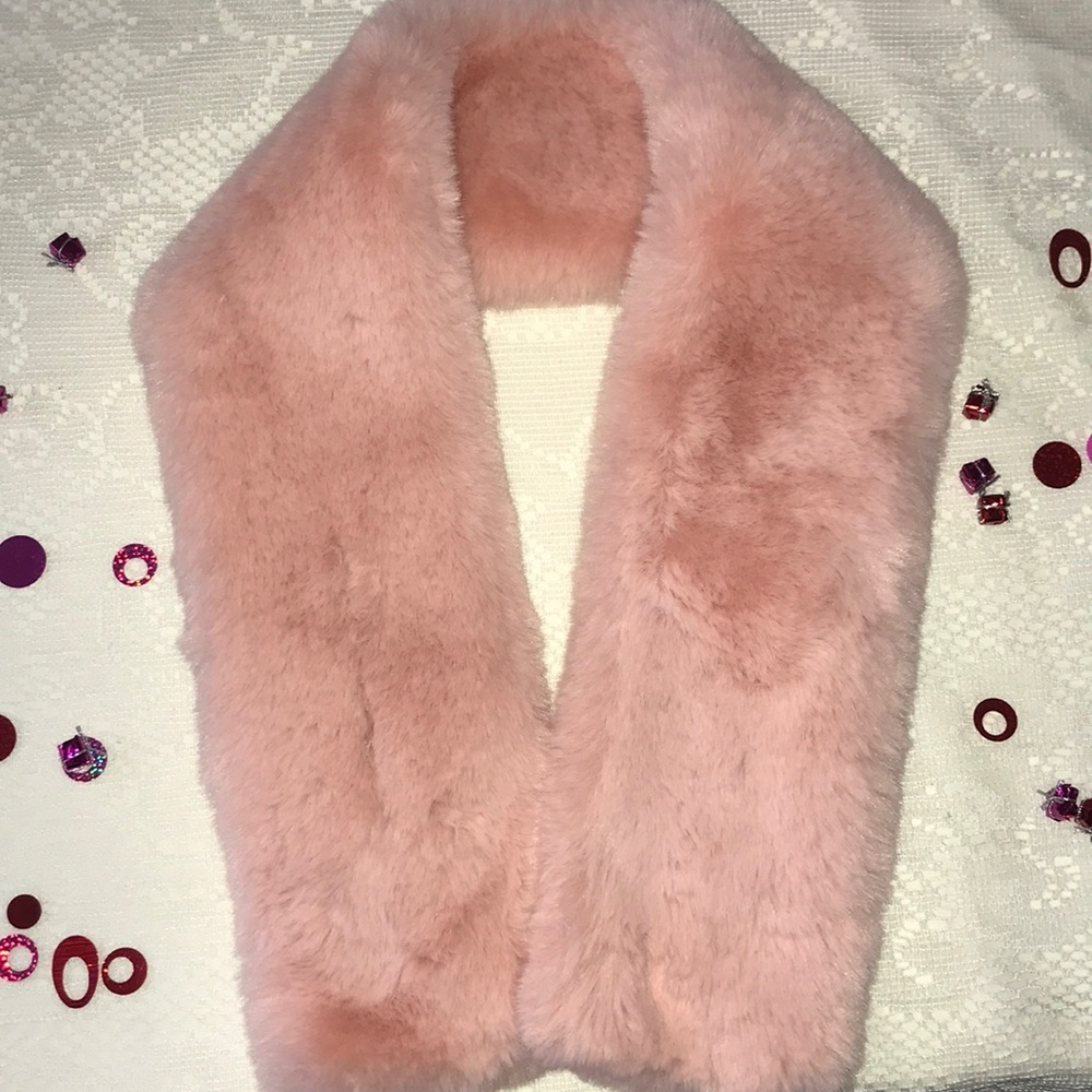 Belle Fare premium faux fur pull through Scarf